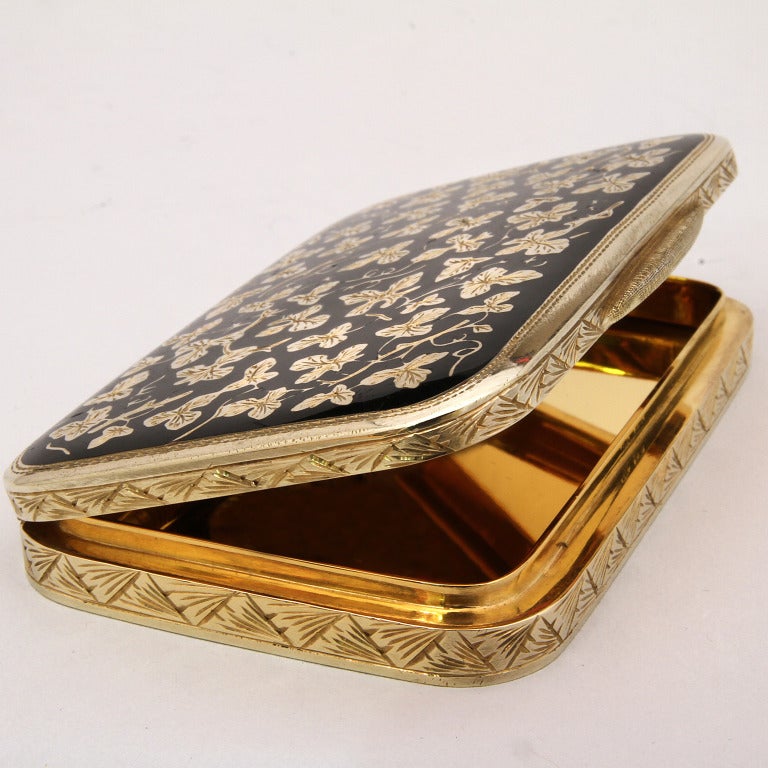 Women's or Men's Superb Enamel Silver Gold Grape Leaves Box