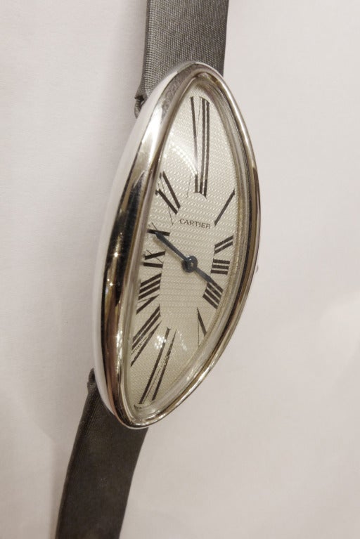 Cartier Lady's White Gold Baignoire Allongee Wristwatch In New Condition For Sale In Paris, IDF