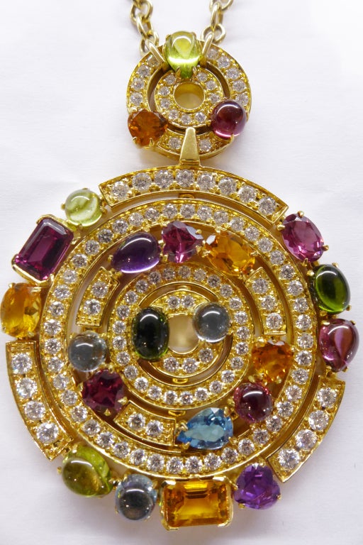A yellow gold Bulgari necklace 