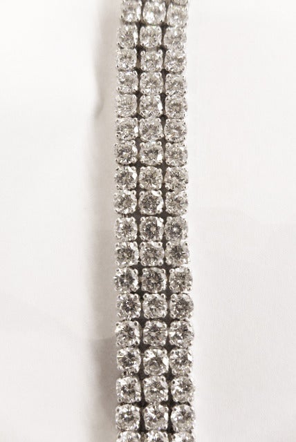 Triple Strand Diamond Gold Platinum  Bracelet In Good Condition In Paris, IDF
