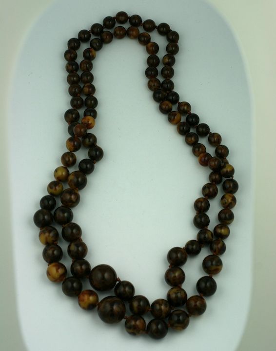 Marbleized Bakelite Beads In Excellent Condition For Sale In New York, NY