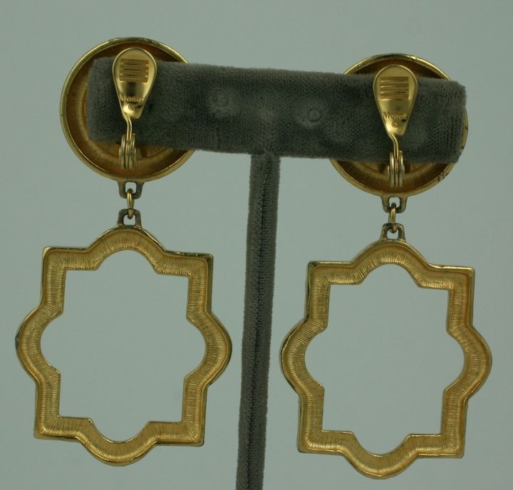 Donna Orecchini in oro martellato in vendita