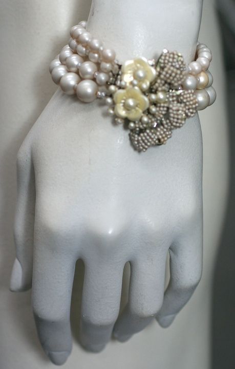 Rare Miriam Haskell Elaborate Fresh Water Pearl Bracelet In Excellent Condition For Sale In New York, NY