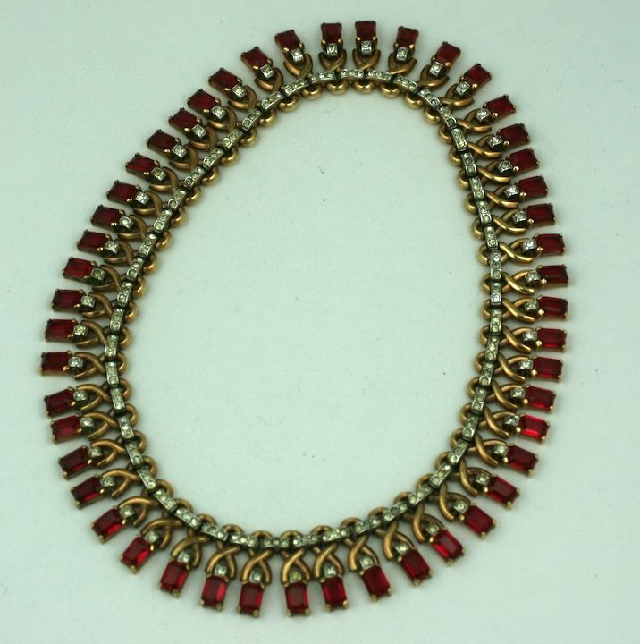 Trifari Collier élégant en rubis  Bon état - En vente à New York, NY