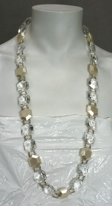 Miriam Haskell Collier de perles et de cristal en lucite Excellent état - En vente à New York, NY