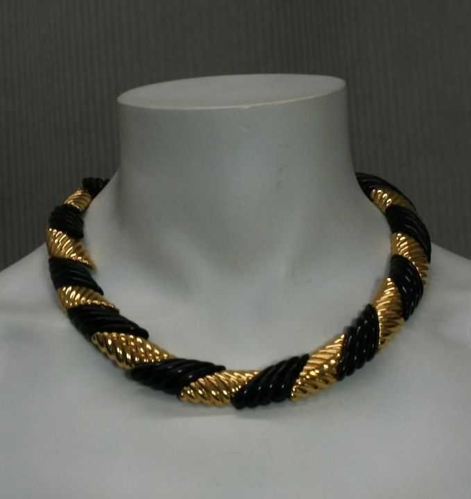 Women's Attractive Ribbed Gold and Bakelite Collar For Sale
