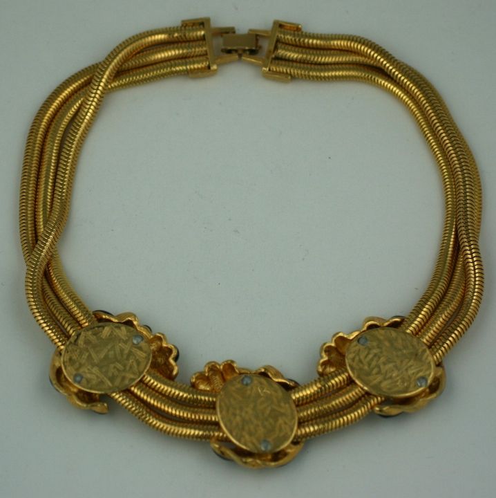 Vergoldete Halskette mit Emaille-Knoten Damen im Angebot