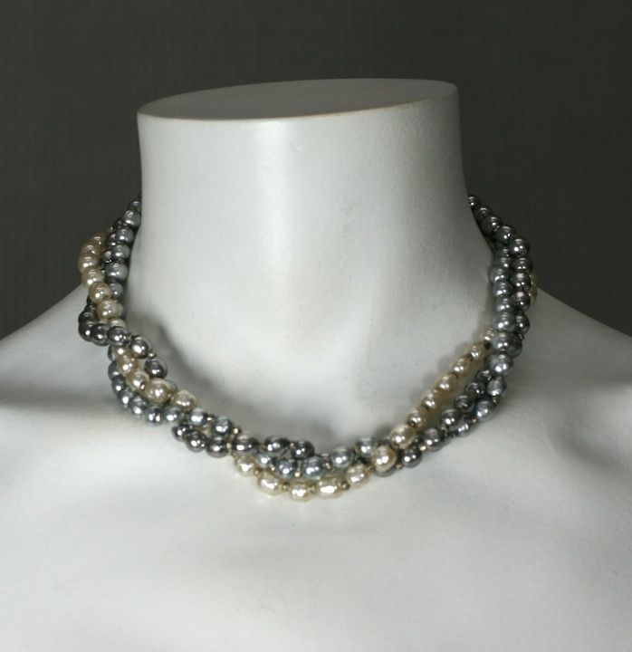 Miriam Haskell Silver Gray and White Pearl   Necklace In Good Condition For Sale In New York, NY