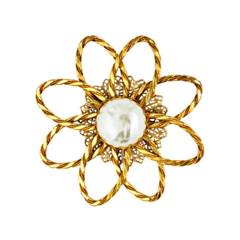 2019 gold color with white yellow enamel sunflower brooch