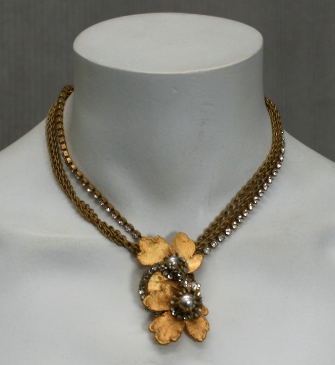 Collana Haskell con foglie dorate, perle e pavé In condizioni buone in vendita a New York, NY