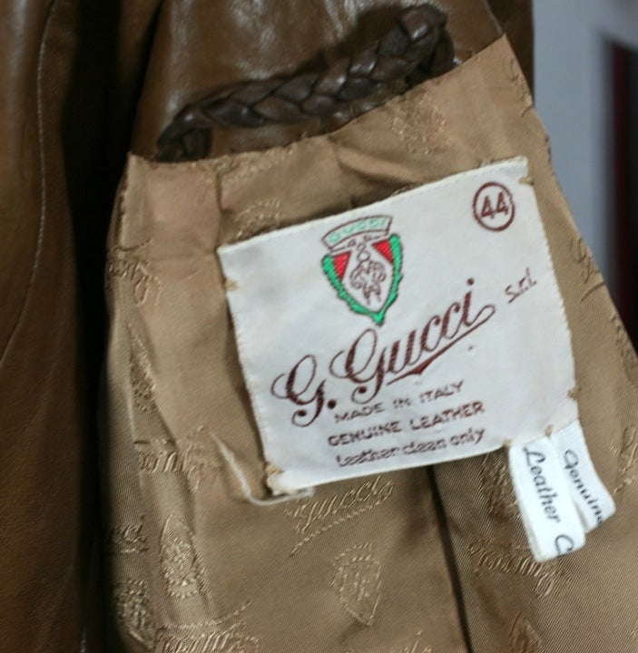 Gucci Caramel Leather Logo Trench In Excellent Condition In New York, NY