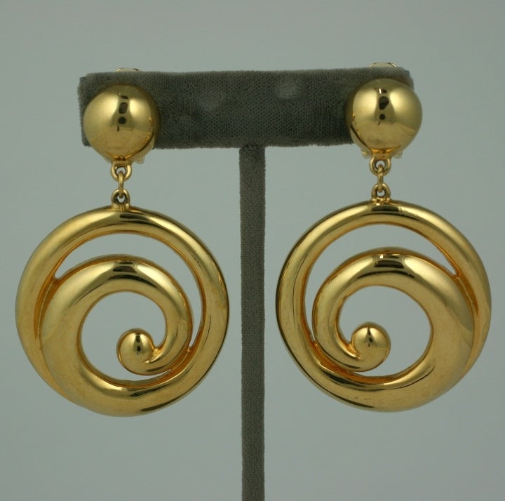 Large gilt loop drop earrings by Andre Courreges, France, 1980s.
Excellent condition. Clip back fittings.