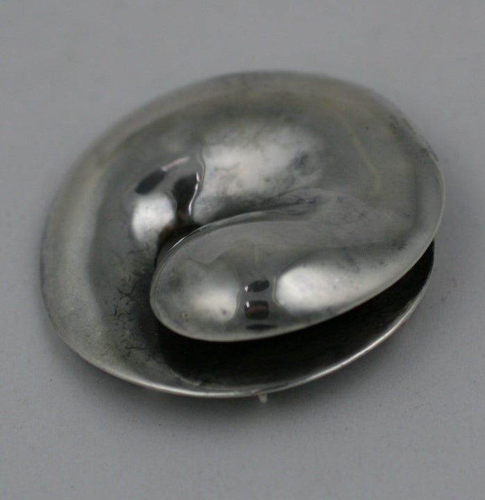 Elsa Peretti rare sterling swirl brooch/pendant for Halston circa 1970s. Heavy sterling mount 2