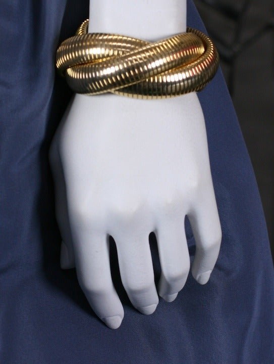 Retro Style Gilded Rolling Bracelet In Excellent Condition In New York, NY