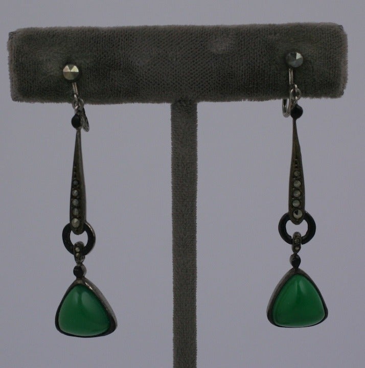 Art Deco fine sterling silver marquisite long dangle earrings, terminating in chrysoprase cabochon triangular drops.Screwback fittings with french touchmarks. 1920's France. Excellent condition.
