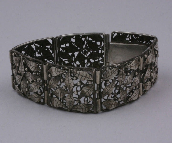Arts and Crafts Sterling Leaf Bracelet In Excellent Condition For Sale In New York, NY