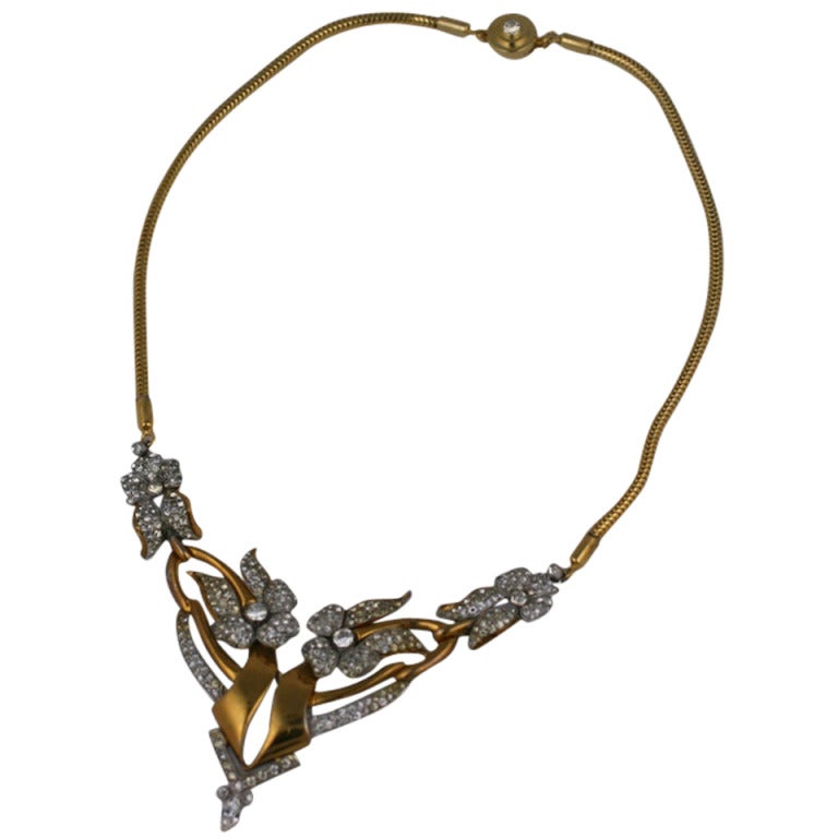 Collier déco en forme de fleur des années 1940