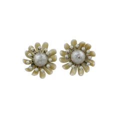 Miriam Haskell Boucles d'oreilles en forme de tête de fleur