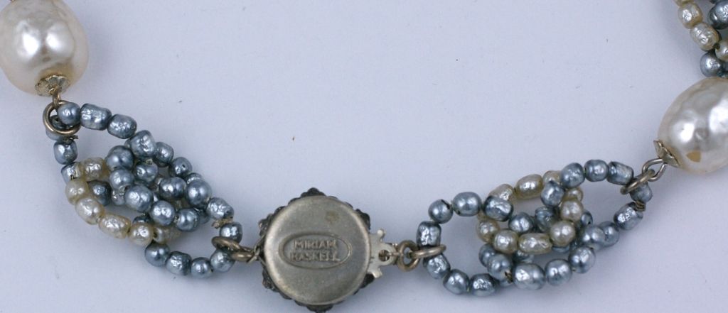 Miriam Haskell Collier à maillons en perles grises Bon état - En vente à New York, NY
