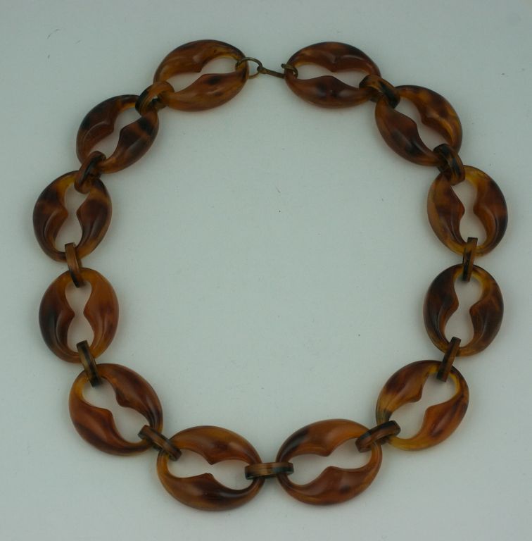 19th Century Hand Carved Tortoise Link Chain In Excellent Condition For Sale In New York, NY