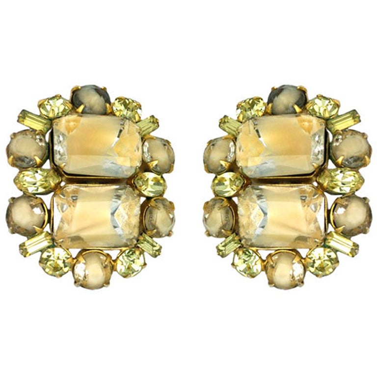 Boucles d'oreilles Hattie Carnegie en vente