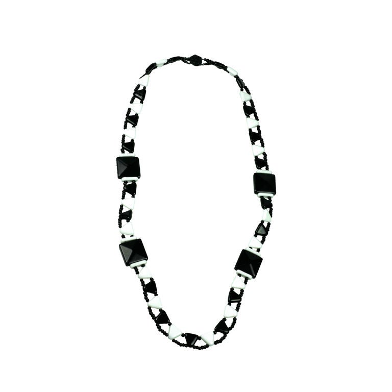 Miriam Haskell Collier en verre noir et blanc en vente