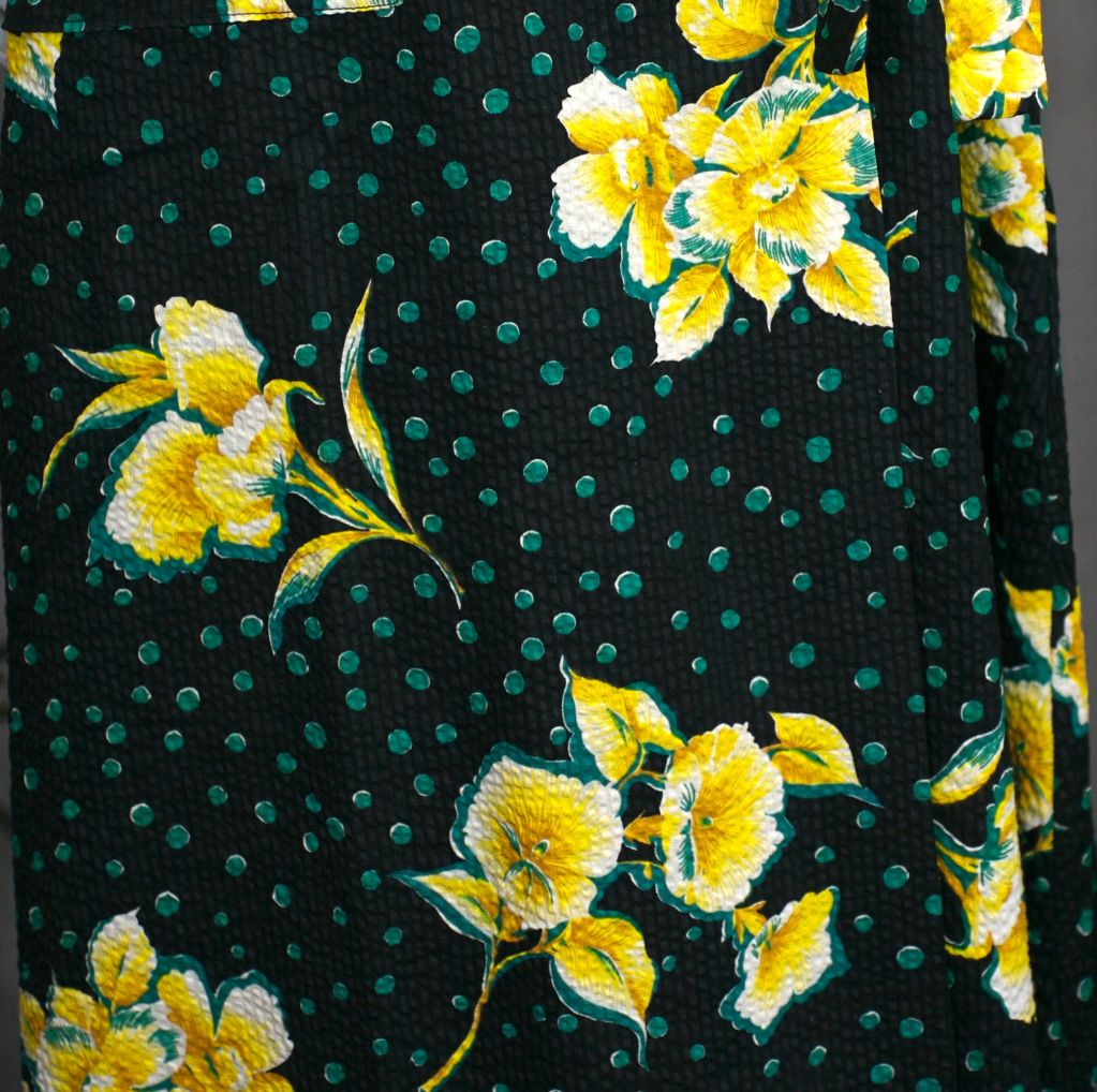 Black Graphic Seersucker Floral Print 1930s Wrap Dress For Sale