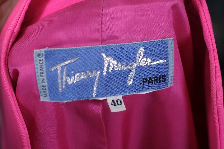 Thierry Mugler - Costume rose vif Bon état - En vente à New York, NY