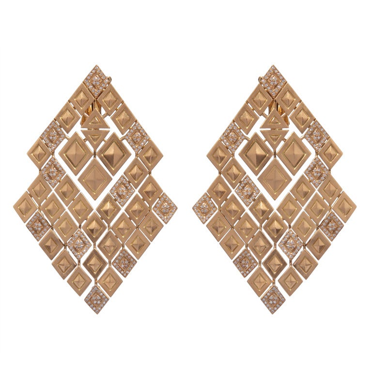 GOLD AND DIAMONDS EARRINGS For Sale