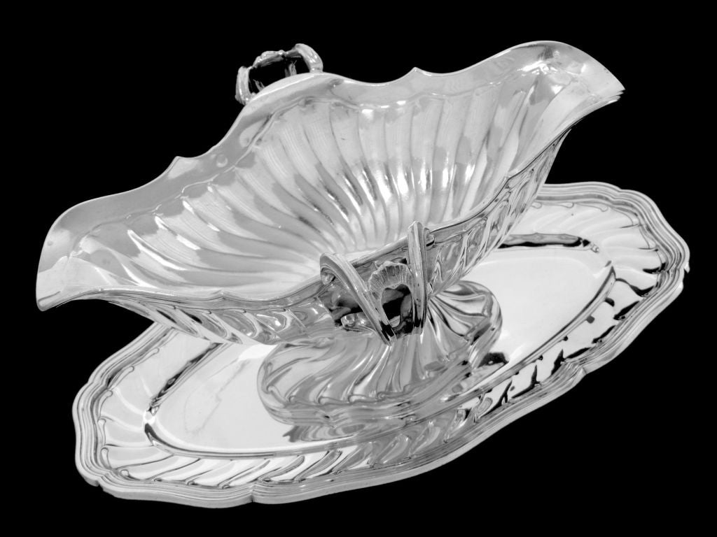 Antique French Sterling Silver Gravy/Sauce Boat with Tray Rococo For Sale 2