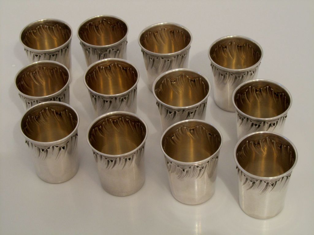 Gorgeous French Sterling Silver Vermeil Liquor Cups 12pc with Original Box Rococo In Good Condition In Triaize, Pays de Loire