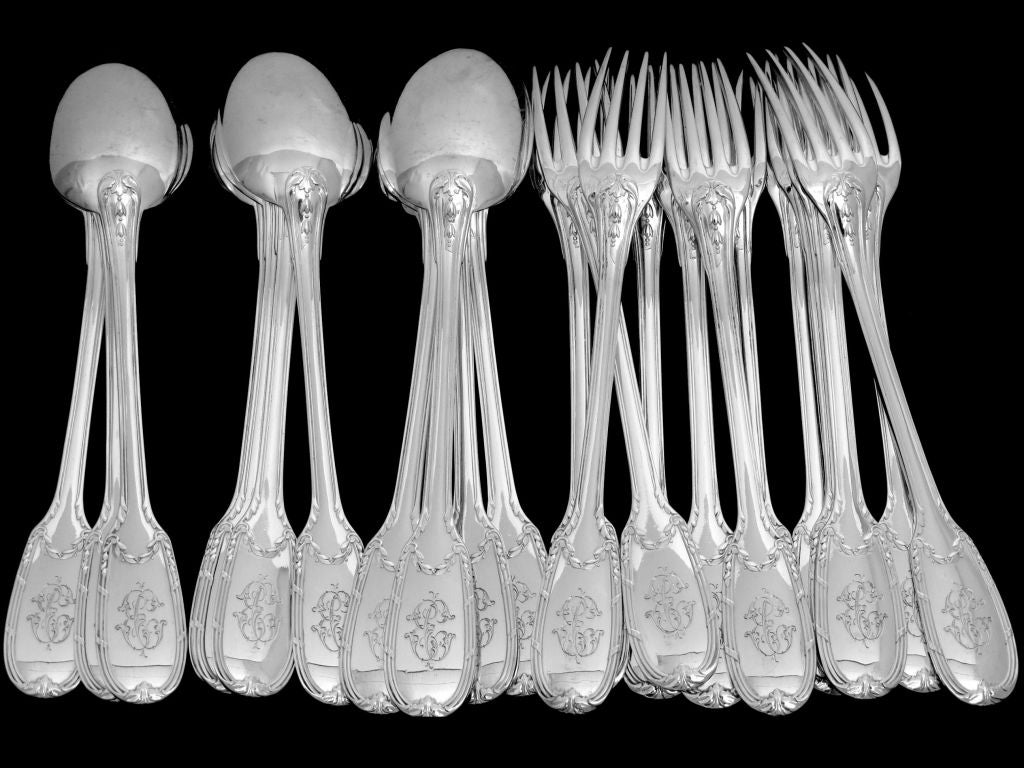 PUIFORCAT French Sterling Silver Dessert Flatware Set 12 pc Neo Classical

The spatulas are decored in a Neo Classical, Louis XVI style with cross ribbons and of laurels. Two sets available.

Hallmarks :
Head of Minerve 1 st titre for 950/1000