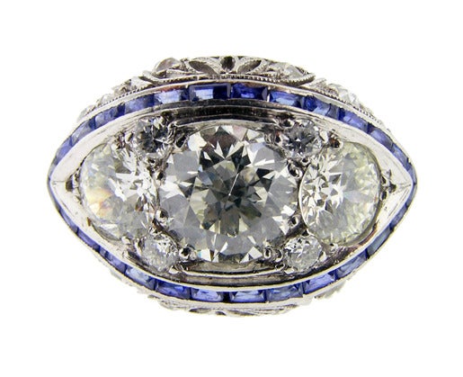 Art Deco Platinum Diamond Sapphire Ring In Excellent Condition For Sale In Toronto, ON