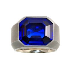 Hemmerle An Exceptional Royal Blue Burma Sapphire Ring  