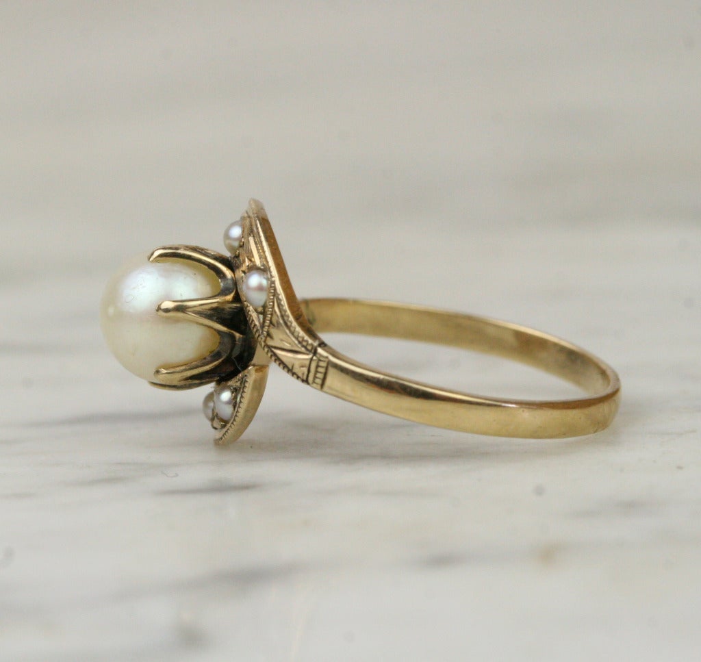 Art Deco Egyptian Revival Gold and Pearl Ring In Excellent Condition For Sale In Madison area, WI