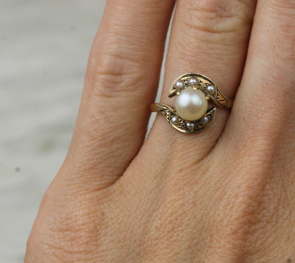 Art Deco Egyptian Revival Gold and Pearl Ring For Sale 1