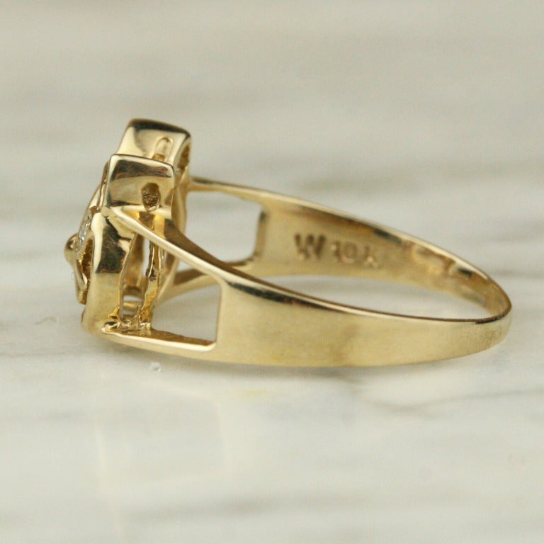 Whimsical Diamond and Gold Cat Ring In Excellent Condition In Madison area, WI