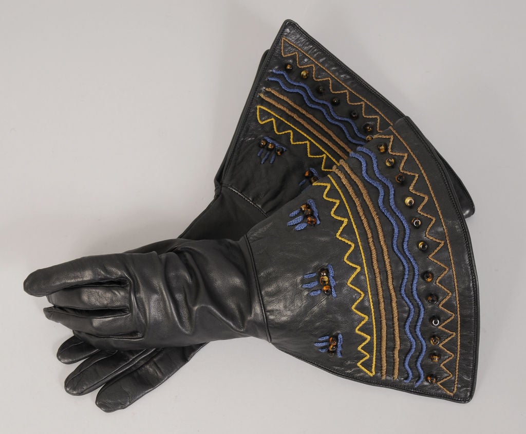 ISABEL CANOVAS フランスヴィンテージ　刺繍レザー手袋&ベルトセット Vintage Isabel Canovas Gloves - 4 For Sale at 1stDibs