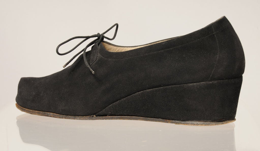 This shoe dates to 1945-47 and is shown on page 152 of the book 