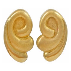 Vintage Burle Marx Yellow Gold Clip Earring