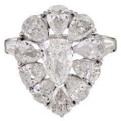 Bague en platine avec diamant en grappe en forme de poire