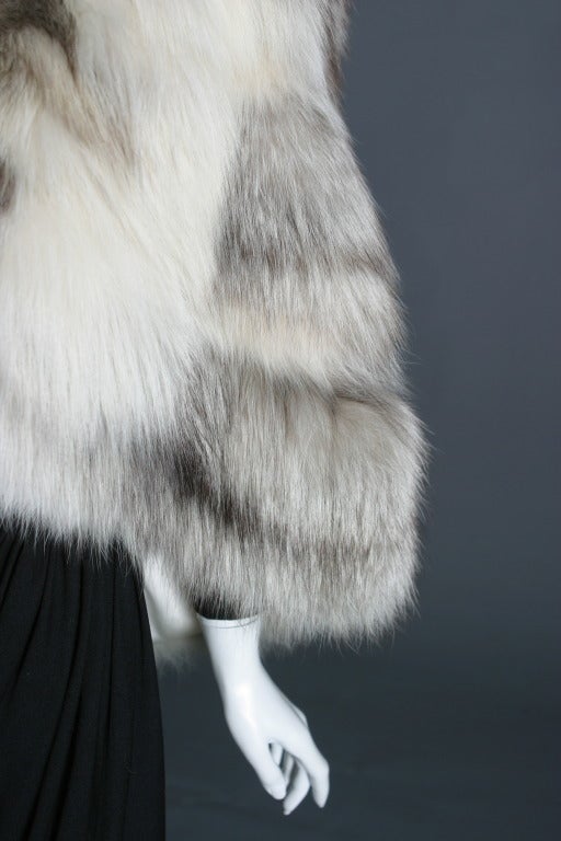 1950s French very glamorous silver fox and white satin short cape 3