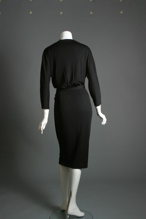 1950's French vampish black crepe sheath In Good Condition For Sale In Newark, DE