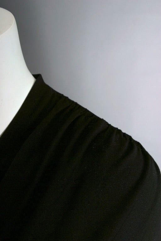 1950's French vampish black crepe sheath For Sale 2