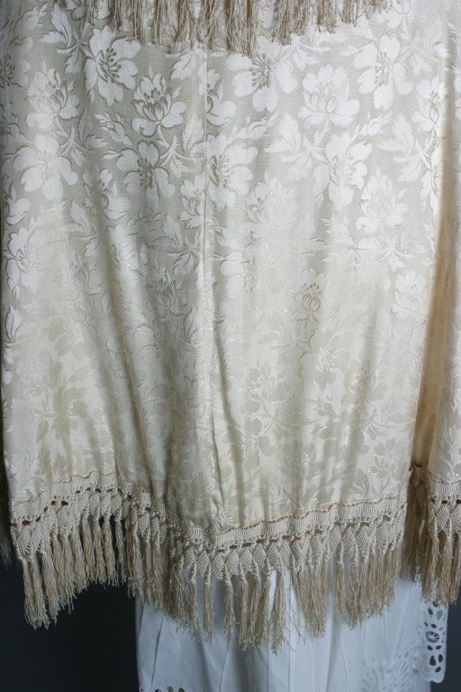 1860s French Ivory silk damask cape For Sale 3
