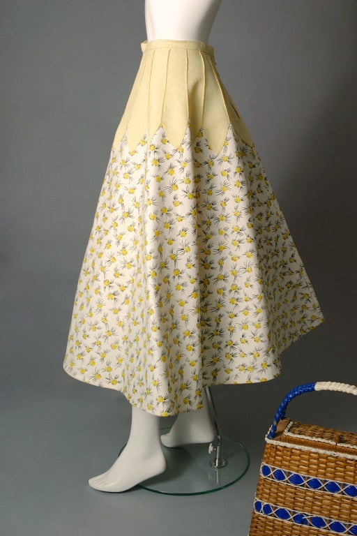 1950s Original Italian straw corolle skirt In Excellent Condition For Sale In Newark, DE