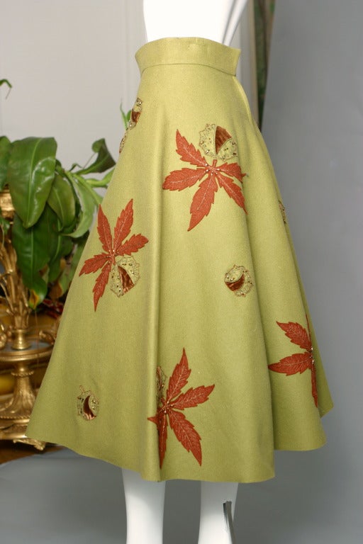 1950s Lanvin - Castillo ''chalet '' appliqué and embroidered skirt In Excellent Condition For Sale In Newark, DE