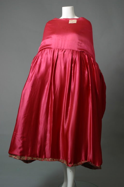 1920s Cauet Paris hot pink brocaded evening cape For Sale 5