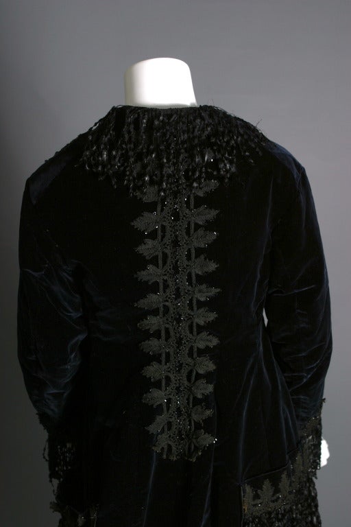 19th c. French exquisite black silk velvet embroidered mantle For Sale 1