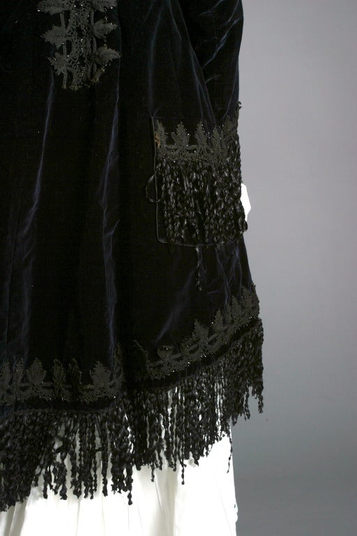 19th c. French exquisite black silk velvet embroidered mantle For Sale 3